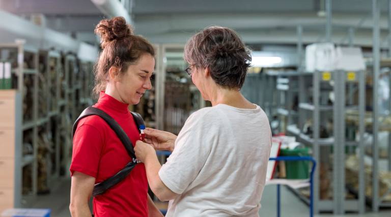 Christine Majerus, ambassadrice de notre campagne, habillée par notre chef régie Muriel Prieur